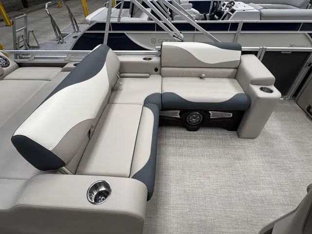 Slide: The Image of Tahoe LTZ 2385 VRL 2025 - 10