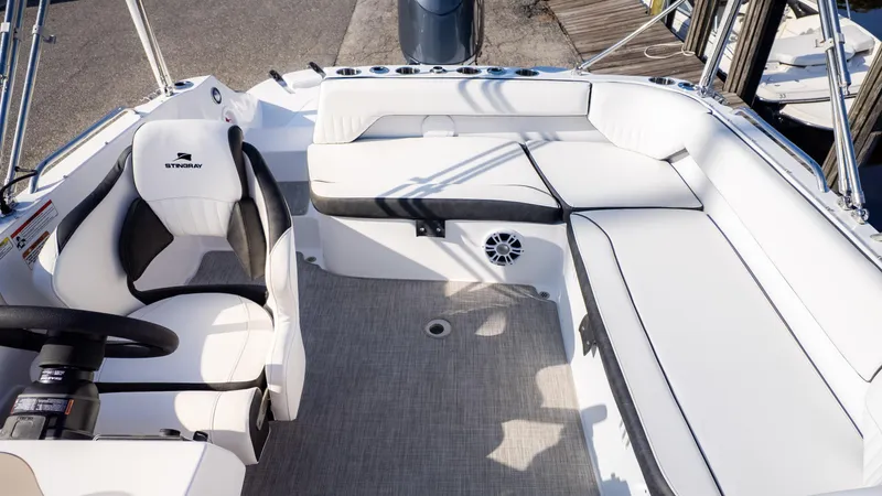 Slide: The Image of Stingray 192 SC 2025 - 7