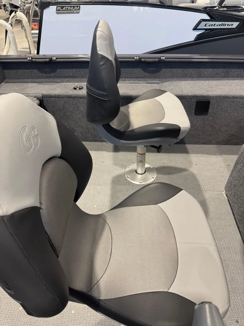 Slide: The Image of 2025 G3 AV-164C Carpet boat seats, gray and black, modern design. - 5