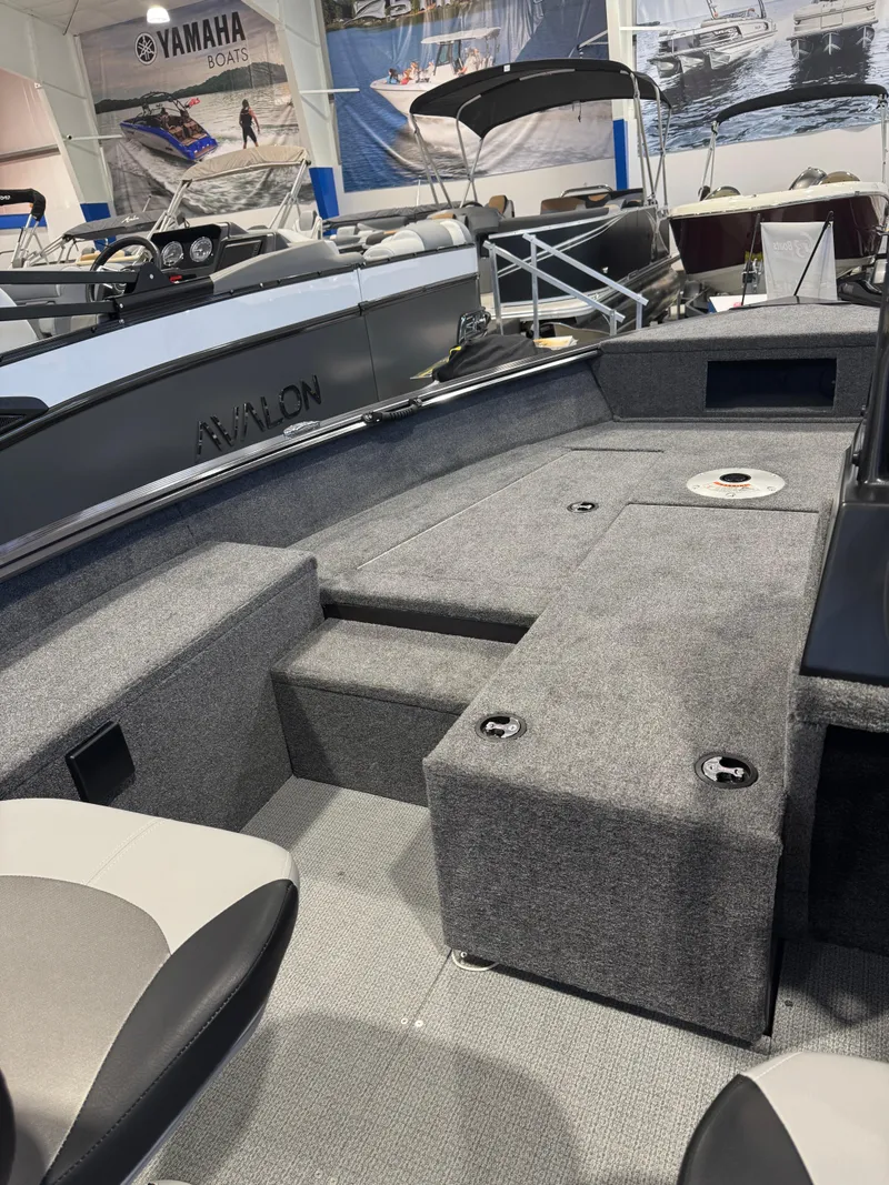 Slide: The Image of Interior of a 2025 G3 AV-164C Carpet boat at a showroom. - 7