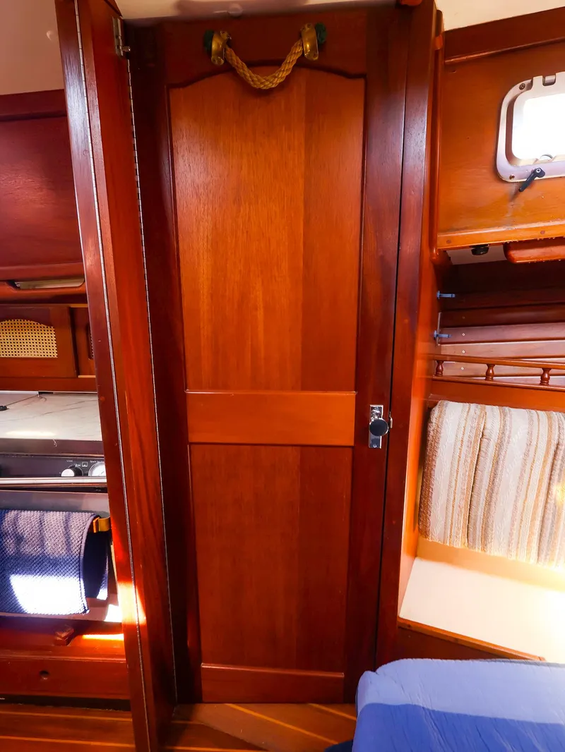 Slide: The Image of Gozzard 36 1987 - 50