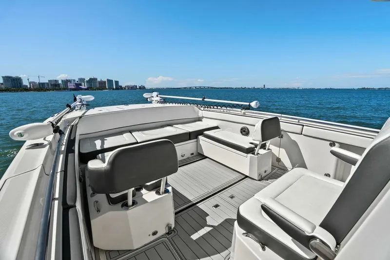 Slide: The Image of 2022 World Cat 400 CC-X - Bow - 22