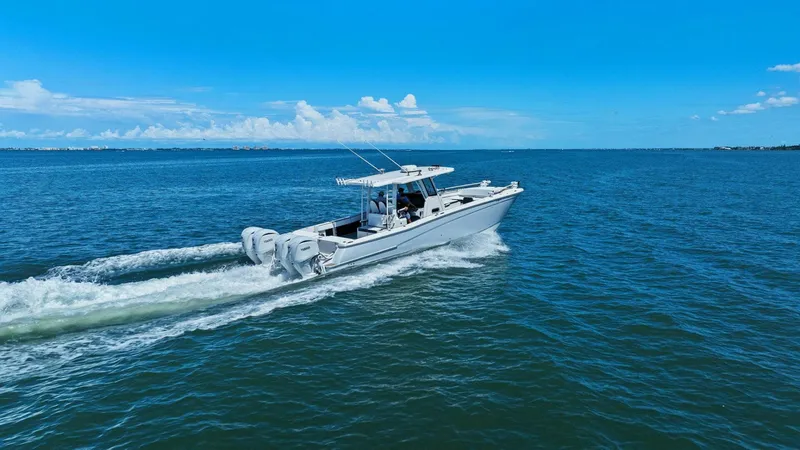 Slide: The Image of 2022 World Cat 400 CC-X - Profile Stern 3/4 Starboard - 52