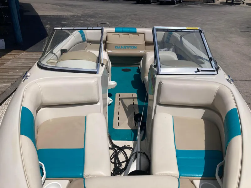 Slide: The Image of Glastron SSV195 BOWRIDER 1995 - 3