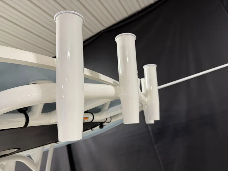 Slide: The Image of Boston Whaler 250 Dauntless 2026 - 107