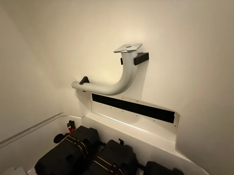 Slide: The Image of Boston Whaler 250 Dauntless 2026 - 80