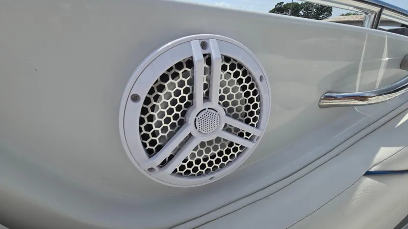 Slide: The Image of Crownline Boats 220 EX 2007 - 51