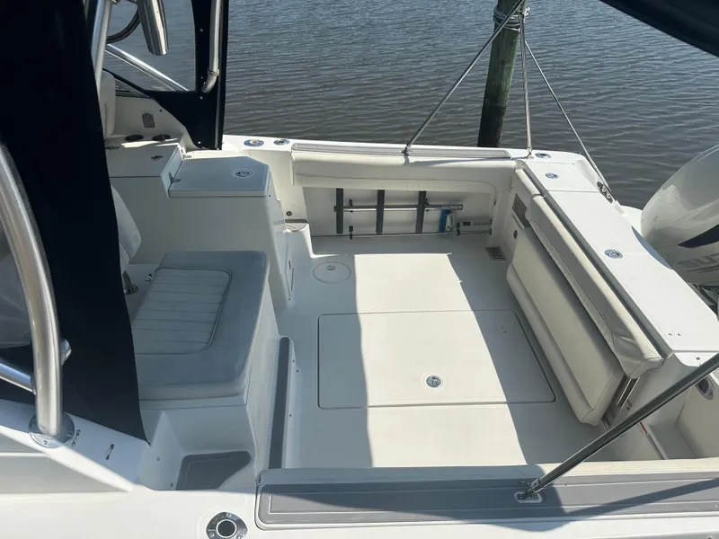 Slide: The Image of 2006 Hydra-Sports Vector 2900 VX boat interior with seating and open deck area. - 14