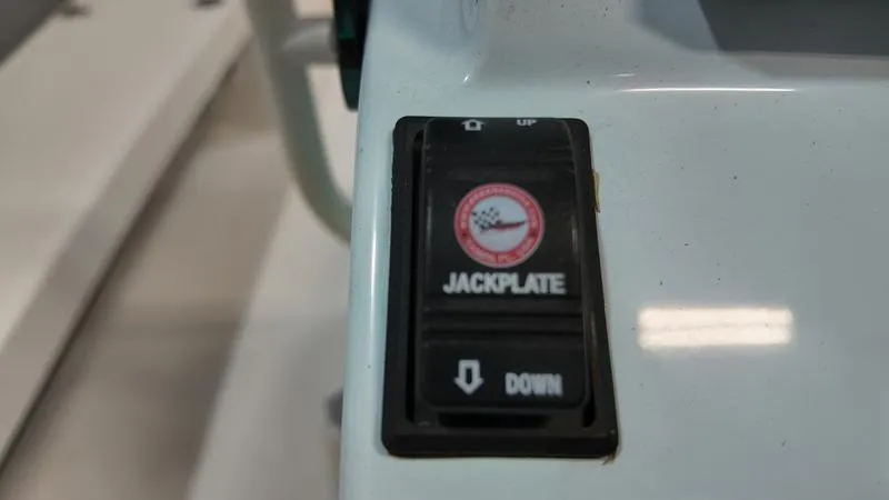Slide: The Image of 2025 Spyder FX19 Vapor jackplate control switch, featuring up and down arrows. - 18