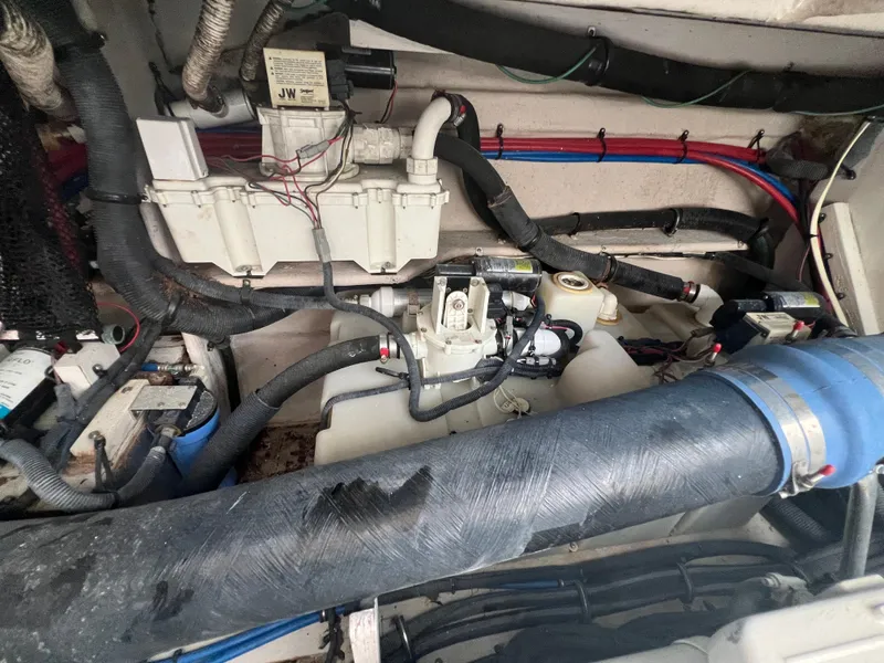 Slide: The Image of Sea Ray 410 Sundancer 2013 - 51