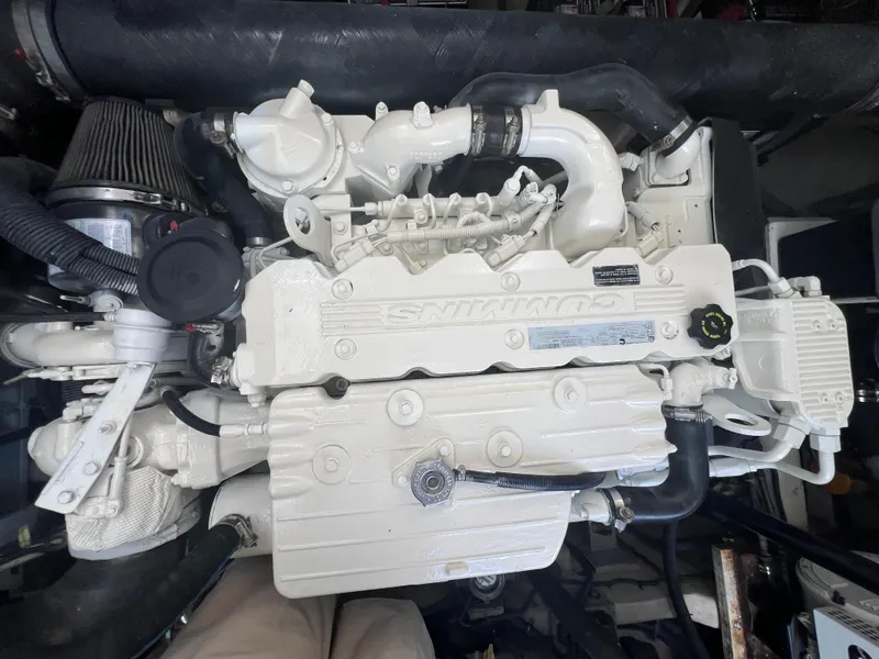 Slide: The Image of Sea Ray 410 Sundancer 2013 - 52