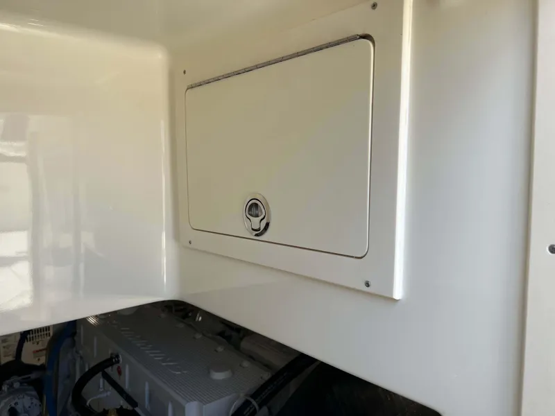 Slide: The Image of Henriques 42 Express Hardtop 2022 - 102