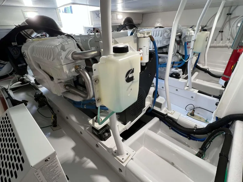 Slide: The Image of Henriques 42 Express Hardtop 2022 - 112