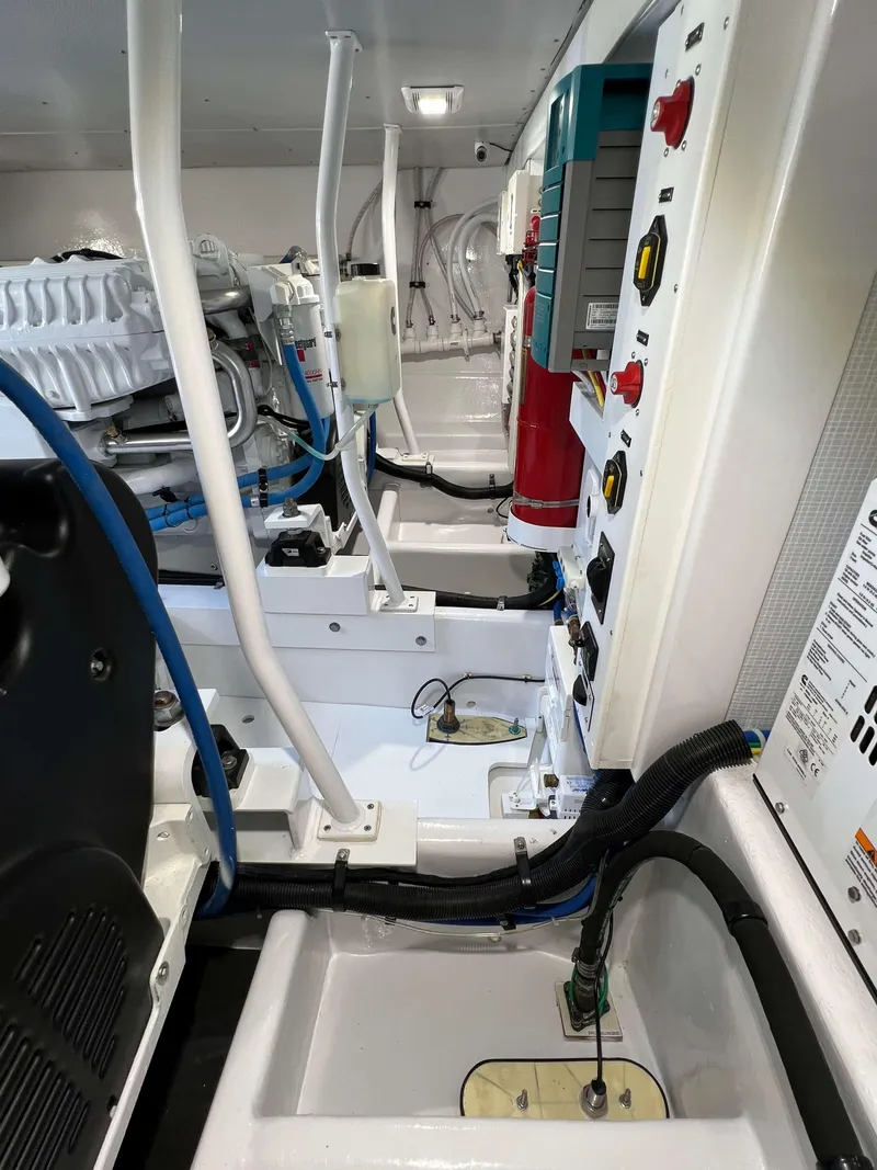 Slide: The Image of Henriques 42 Express Hardtop 2022 - 113