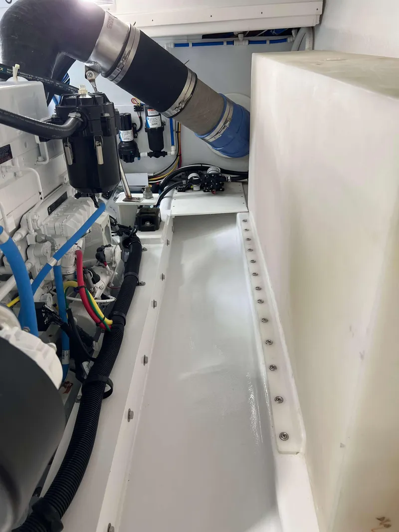 Slide: The Image of Henriques 42 Express Hardtop 2022 - 116