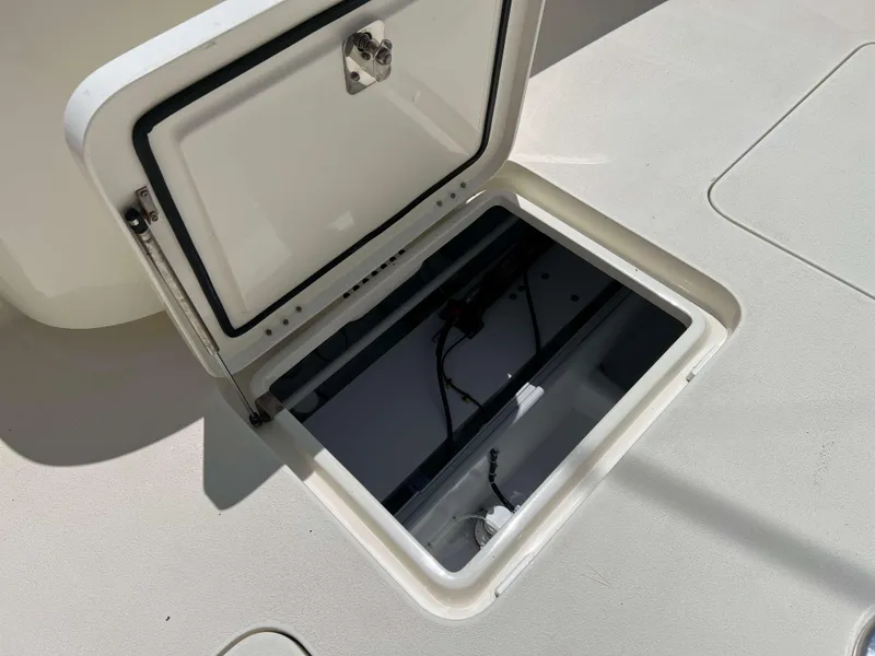 Slide: The Image of Open hatch on 2022 Henriques 42 Express Hardtop boat deck. - 28