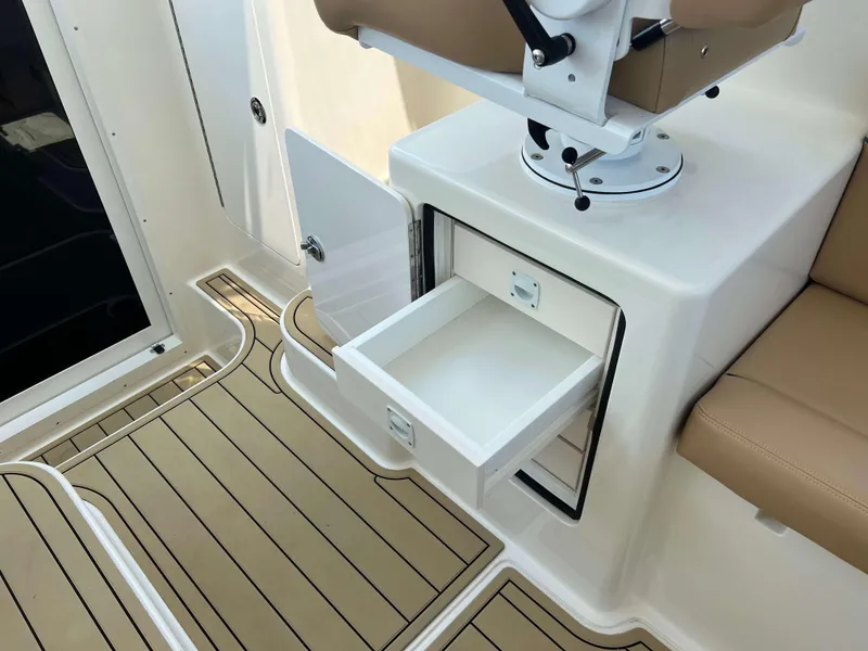 Slide: The Image of Henriques 42 Express Hardtop 2022 - 51