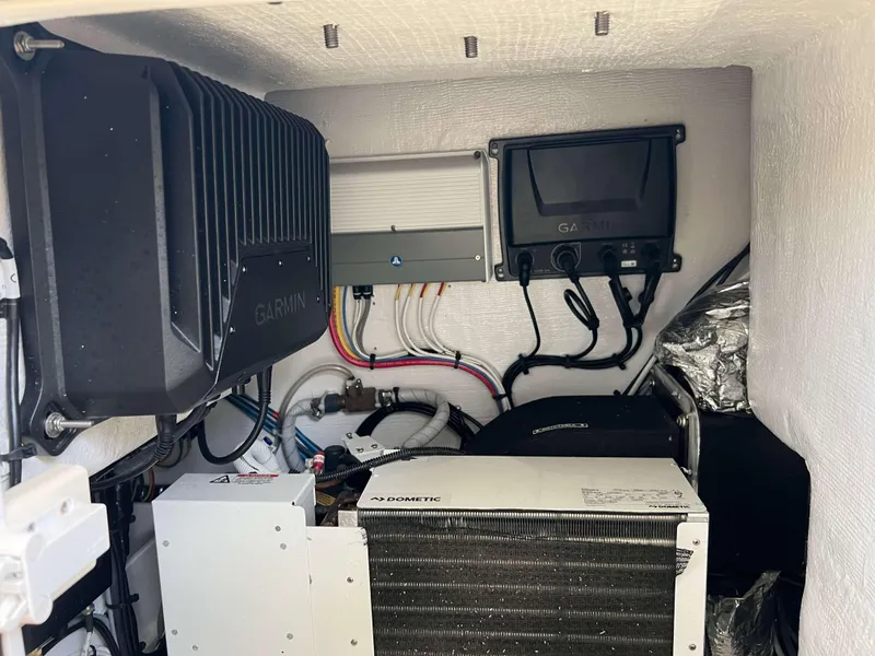 Slide: The Image of Henriques 42 Express Hardtop 2022 - 54