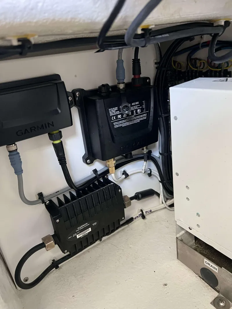 Slide: The Image of Henriques 42 Express Hardtop 2022 - 55