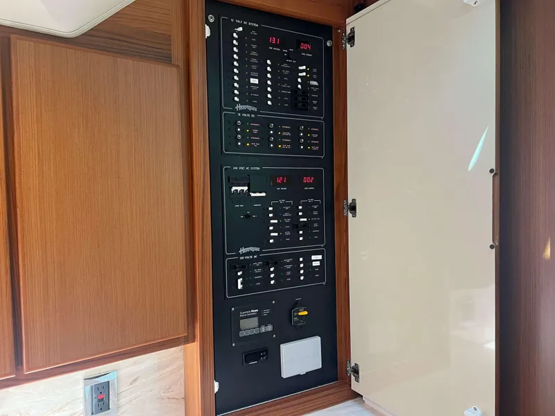 Slide: The Image of Henriques 42 Express Hardtop 2022 - 65