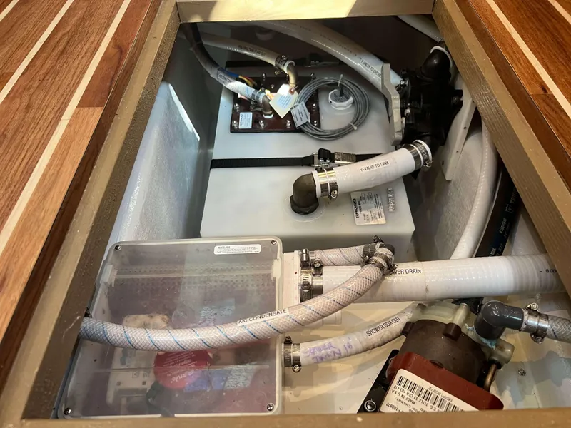 Slide: The Image of Henriques 42 Express Hardtop 2022 - 84