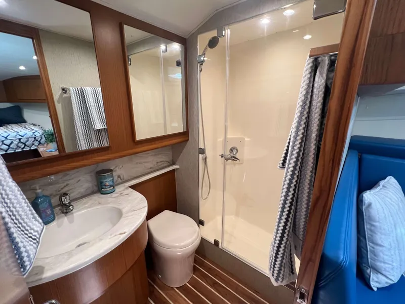 Slide: The Image of Henriques 42 Express Hardtop 2022 - 86