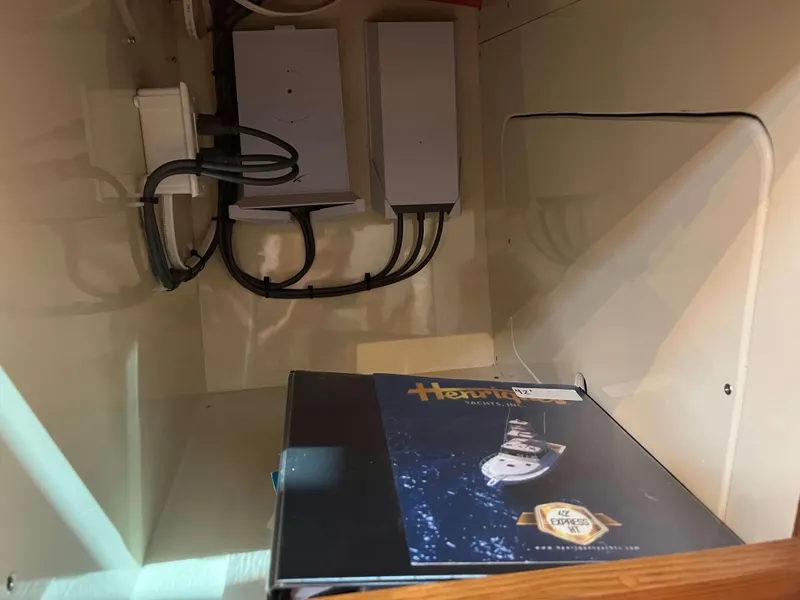 Slide: The Image of Henriques 42 Express Hardtop 2022 - 95