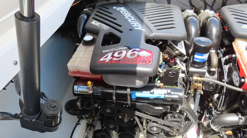 Slide: The Image of Engine of 2004 Fountain 35 Executioner boat, featuring MerCruiser 496 MAG HO. - 25