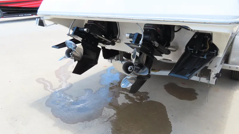 Slide: The Image of Rear view of 2004 Fountain 35 Executioner boat with dual propellers. - 7