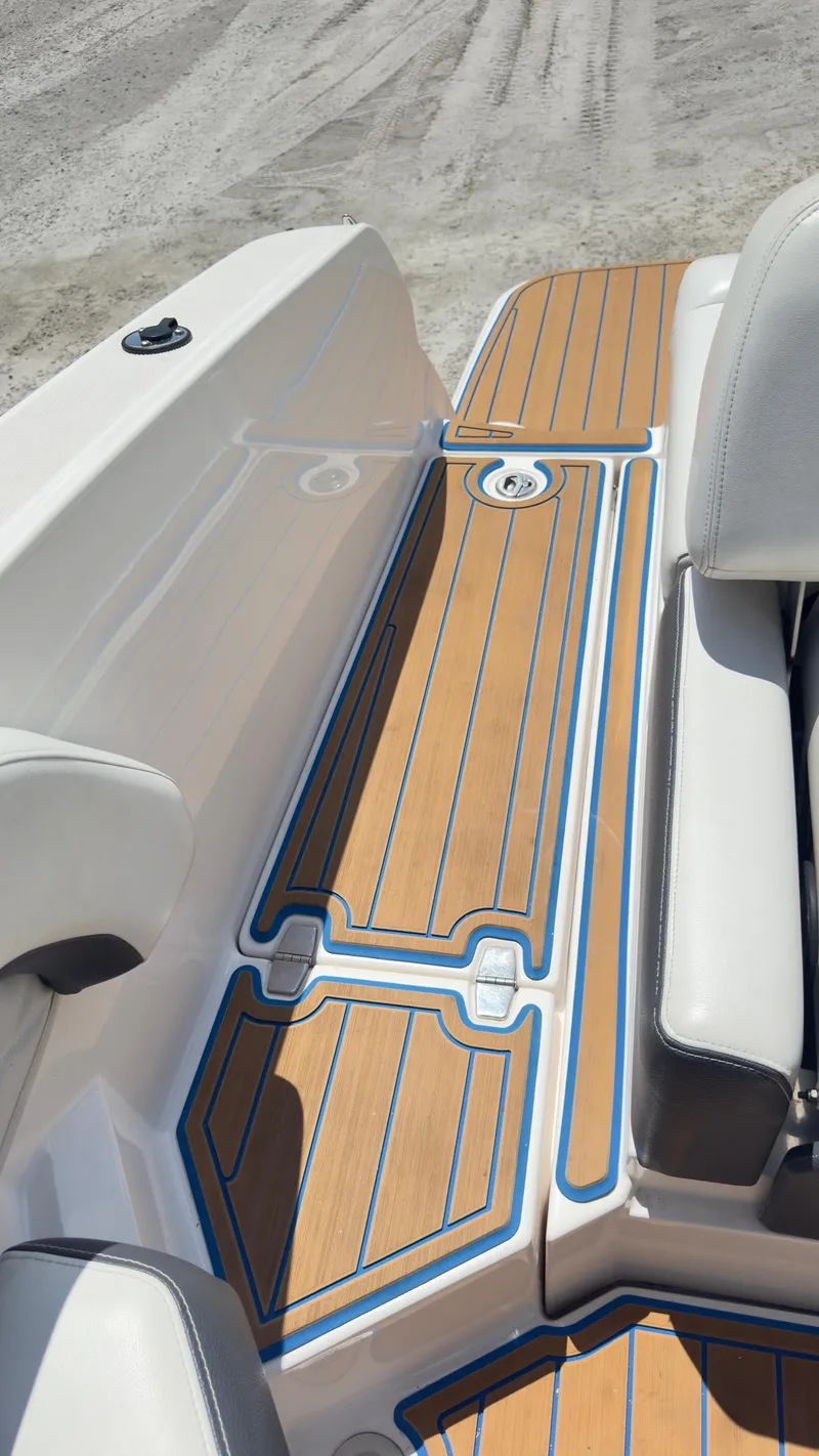 Slide: The Image of Regal 26 FasDeck 2018 - 6