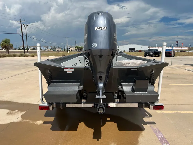 Slide: The Image of SeaArk 2072 FXT DLX CC 2024 - 10