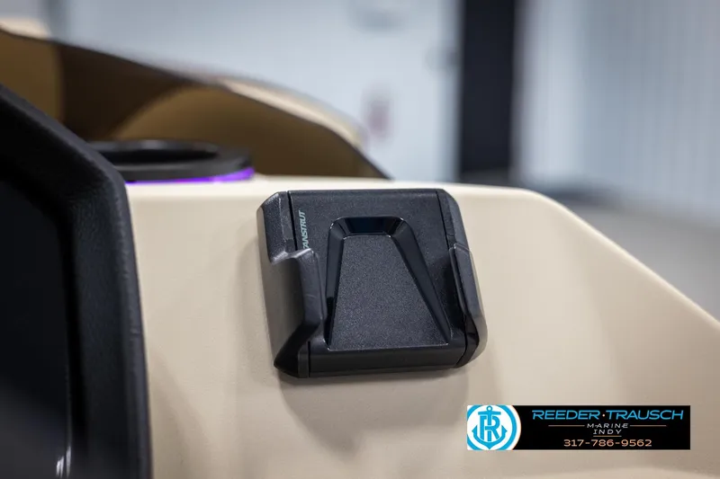 Slide: The Image of 2025 Bennington 21 SL boat interior detail with Reeder Trausch Marine branding. - 29