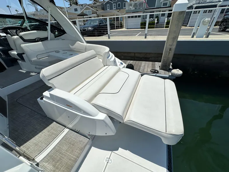 Slide: The Image of Cruisers 350 Express 2017 - 7
