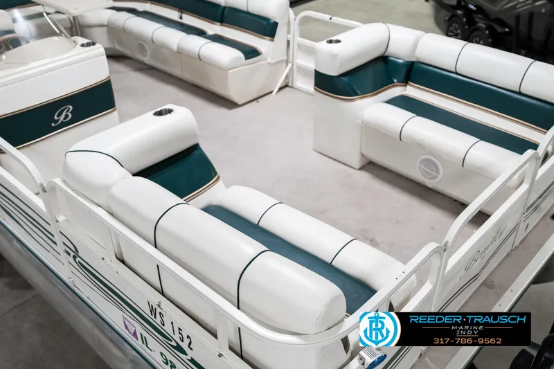 Slide: The Image of 2005 Bentley Pontoons 200 CRUISE interior with white and green seating. - 12