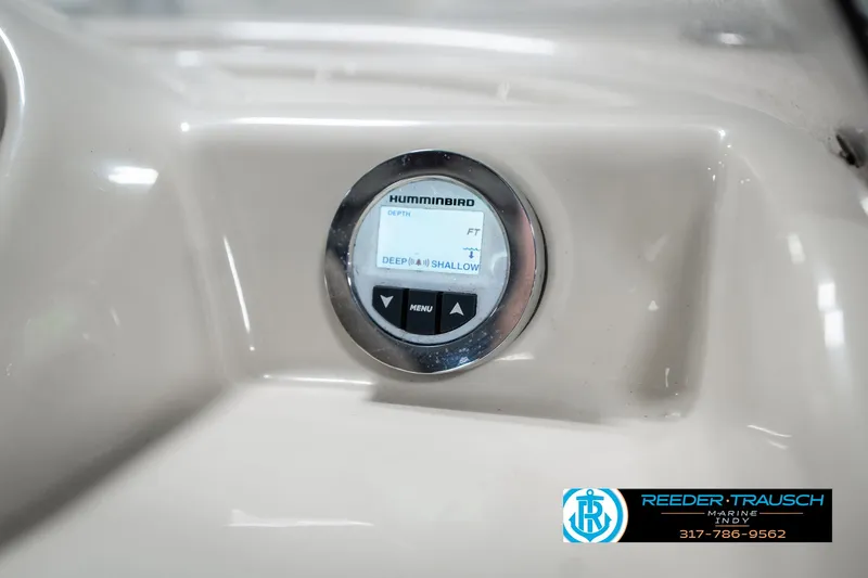 Slide: The Image of Depth gauge on 2005 Bentley Pontoons 200 CRUISE dashboard, featuring Humminbird display. - 34