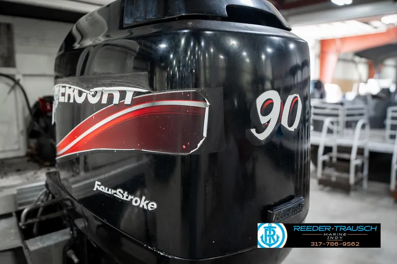 Slide: The Image of Mercury 90 FourStroke engine on a 2005 Bentley Pontoons 200 CRUISE boat. - 43