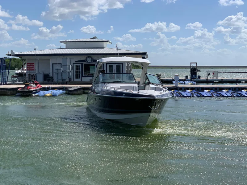 Slide: The Image of Formula 330 Crossover Bowrider 2020 - 59