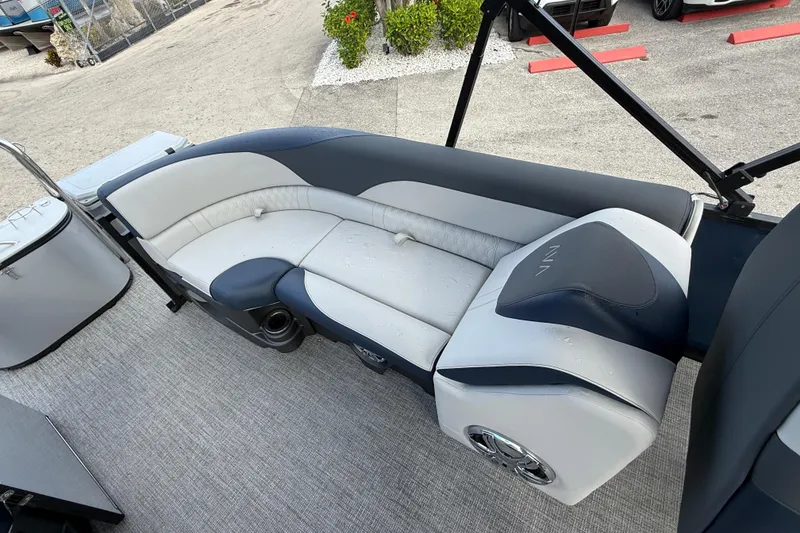 Slide: The Image of Luxurious seating on 2025 Avalon LSZ Quad Lounger, featuring high-performance tri-toon design. - 46