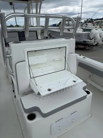 Slide: The Image of Parker Marine 2801 Center Console 2024 - 7