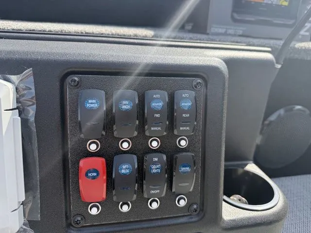 Slide: The Image of Alumacraft Competitor 185X Tiller 2025 - 15