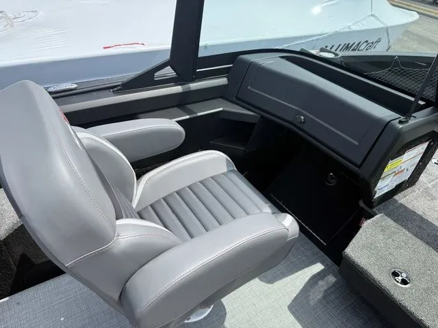 Slide: The Image of Alumacraft Competitor 185X Sport 2025 - 20