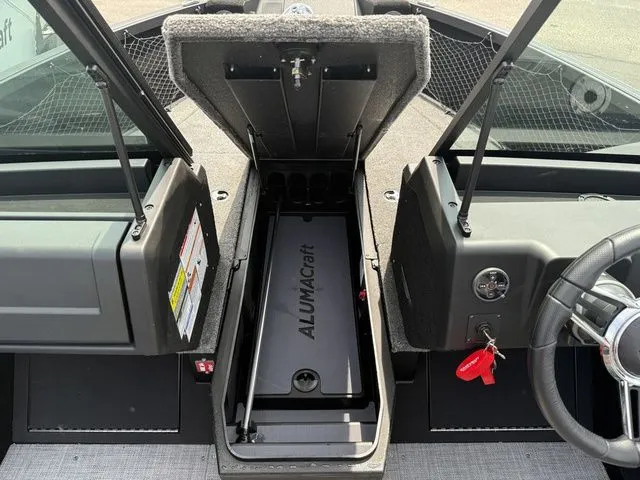 Slide: The Image of Alumacraft Competitor 185X Sport 2025 - 27