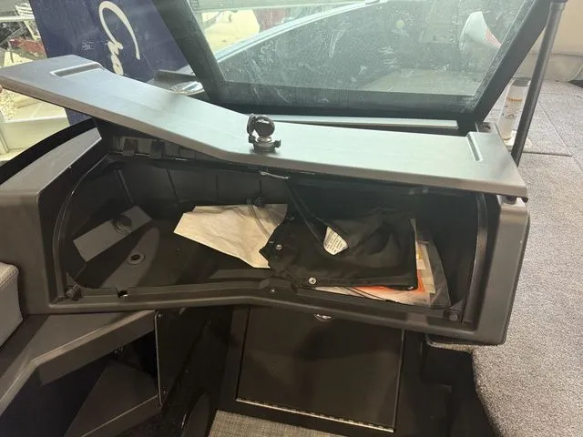 Slide: The Image of Alumacraft Trophy 185X Sport 2025 - 16