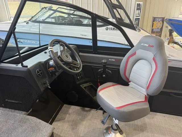 Slide: The Image of Alumacraft Trophy 185X Sport 2025 - 17