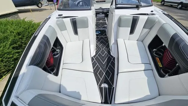 Slide: The Image of Nautique Super Air Nautique G23 2015 - 19