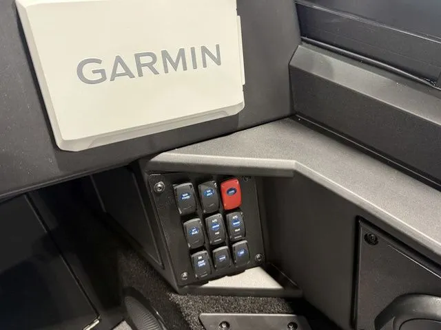 Slide: The Image of Alumacraft Competitor 195X Sport 2025 - 19