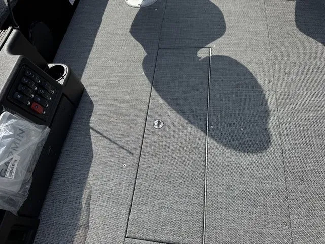 Slide: The Image of Alumacraft Competitor 185X Tiller 2025 - 12