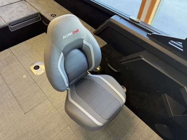 Slide: The Image of Alumacraft Competitor 185X Sport 2025 - 16