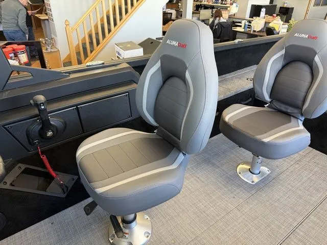 Slide: The Image of Alumacraft Competitor 185X Sport 2025 - 20