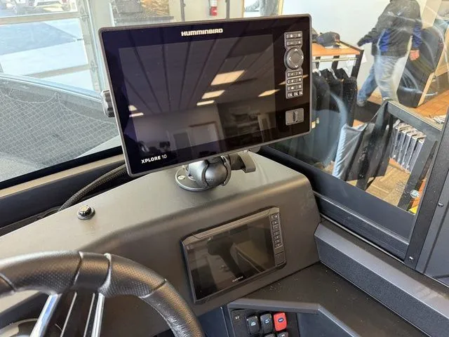 Slide: The Image of Alumacraft Competitor 185X Sport 2025 - 22